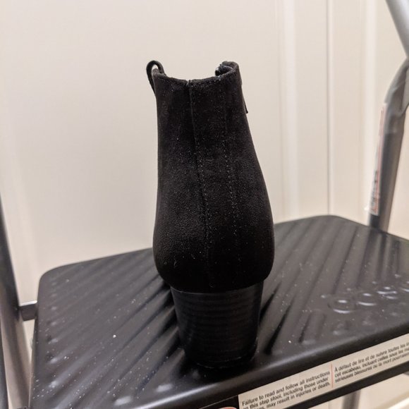 Old Navy Waterproof Booties - Picture 2 of 13